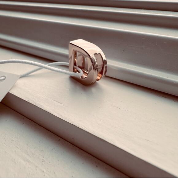 Tory Burch- Monogram “D” initial charm, NWT - Picture 2 of 5